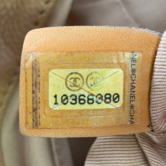 CHANEL Vintage GST Caviar Grand Shopping Tote Beige Gold Quilted Leather Handbag - Picture 9 of 16